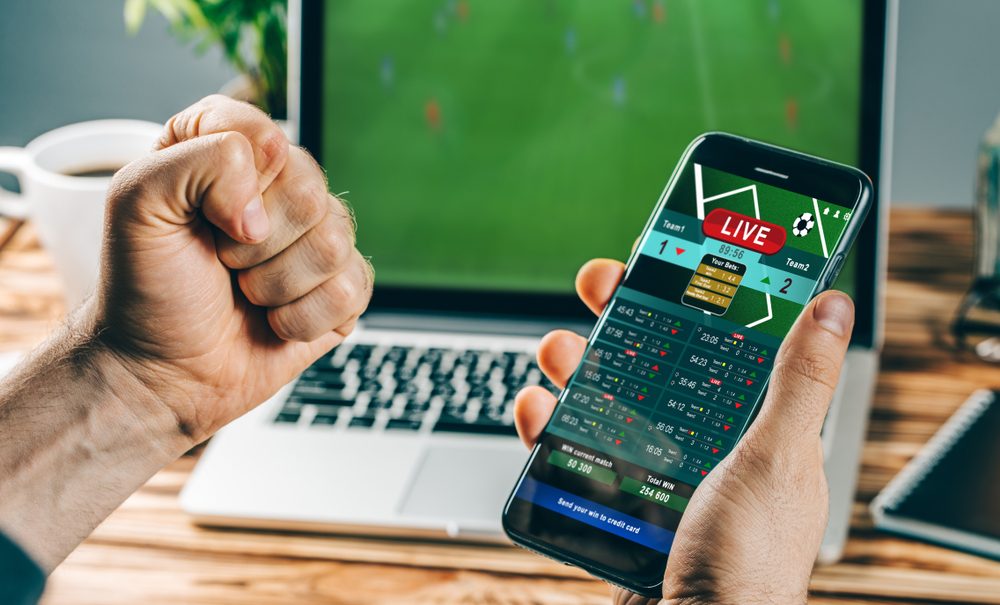 Hombre ganando su apuesta